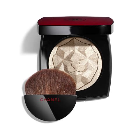 chanel le signe du lion highlighter|Chanel highlighter.